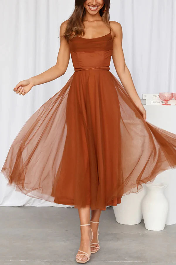 Robe mi-longue de soirée à lacets et tulle Signal My Way