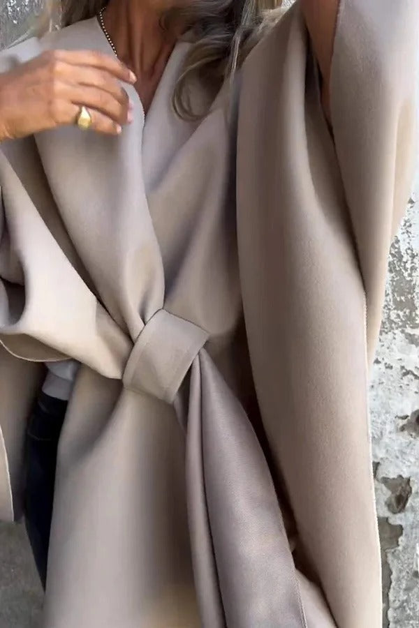 Einfarbige, lockere Cape-Jacke mit V-Ausschnitt