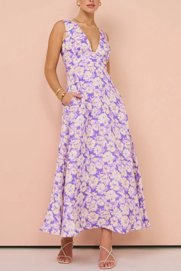 Robe longue imprimée violette sans manches à col en V