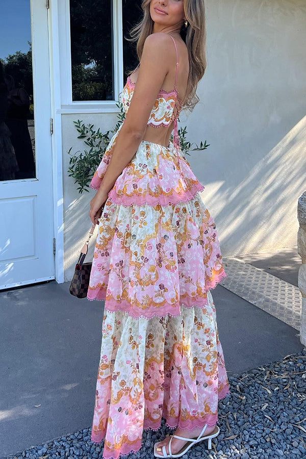 Charming Smile – Maxikleid mit Blumenmuster, gewelltem Spitzenbesatz am Rücken und Bindeband
