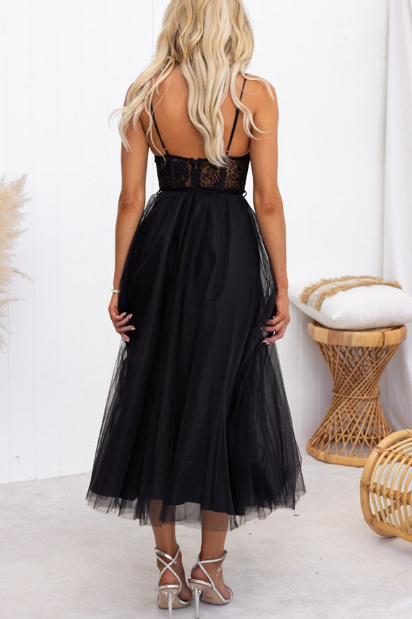 Robe longue de soirée en tulle et dentelle Carrie In Paris