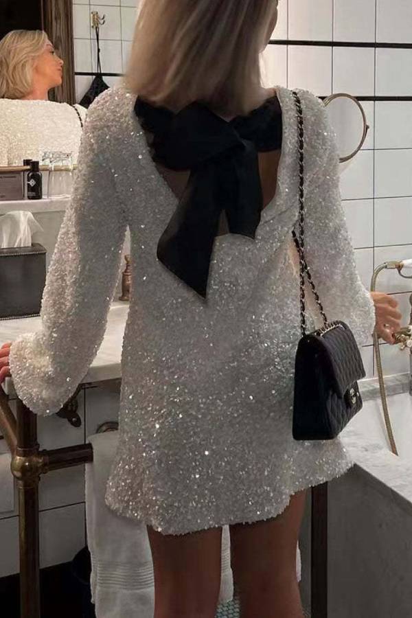 Dance All Night – Lockeres Minikleid mit Pailletten und Schleife am Rücken
