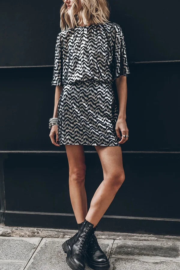 Tout sur les mini-robes de soirée à manches cloche métalliques 