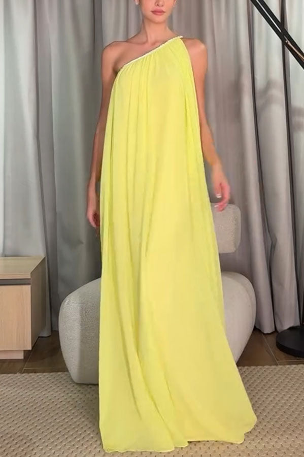 Robe longue trapèze Elly asymétrique avec détails en strass et ceinture amovible 