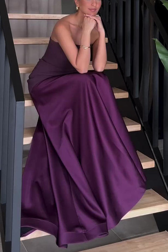 Robe longue évasée bustier en satin patchwork à l'élégance intemporelle