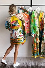 Sommerliche Eleganz – Minikleid aus Leinenmischung mit einzigartigem Druck, Gürtel und Tasche