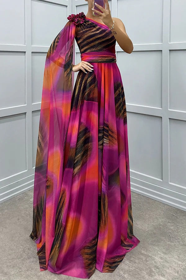 Robe longue à imprimé floral unique Lucia, asymétrique, manches drapées