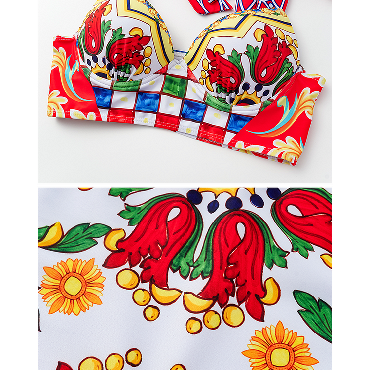 Bikini-Badeanzug und Rock mit Paisley-Print und Fliege 