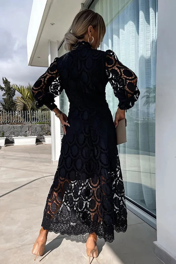 Robe mi-longue de soirée romantique, sensuelle et élégante en dentelle au crochet à manches lanternes 