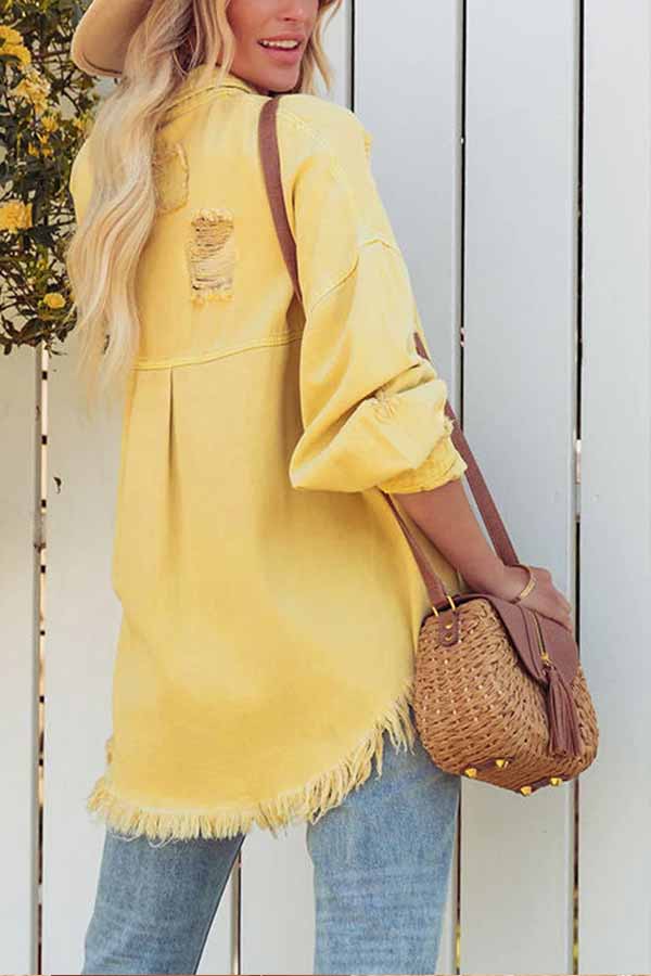Veste en jean usée à ourlet brut avec poches poitrine