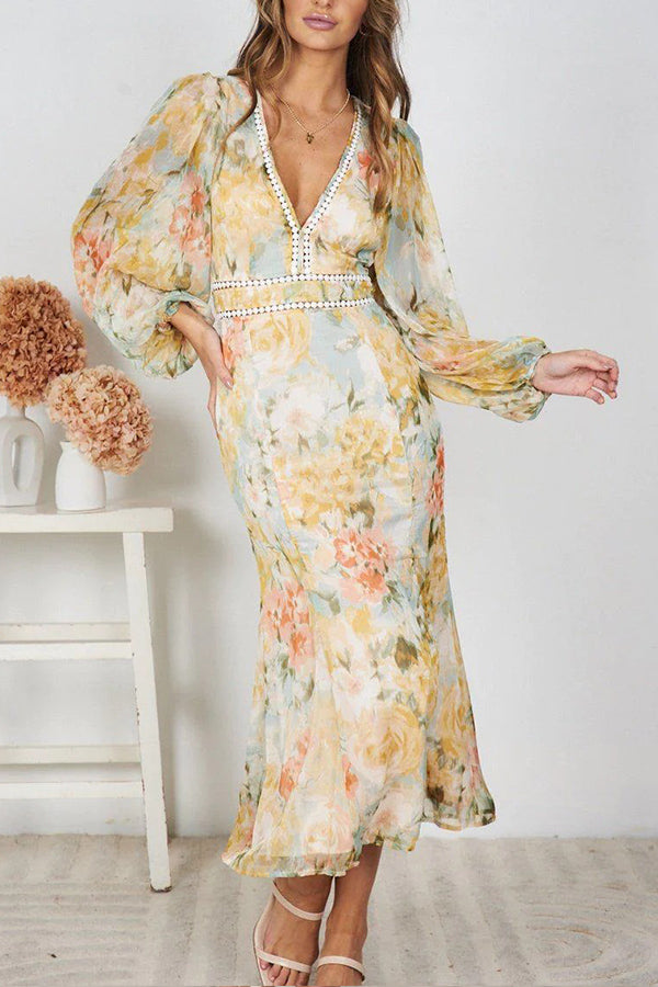 Robe jupe queue-de-pie à plis irréguliers et coupe slim