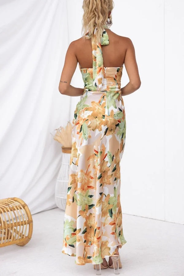 Happier Now – Neckholder-Maxikleid aus Satin mit Blumenmuster 