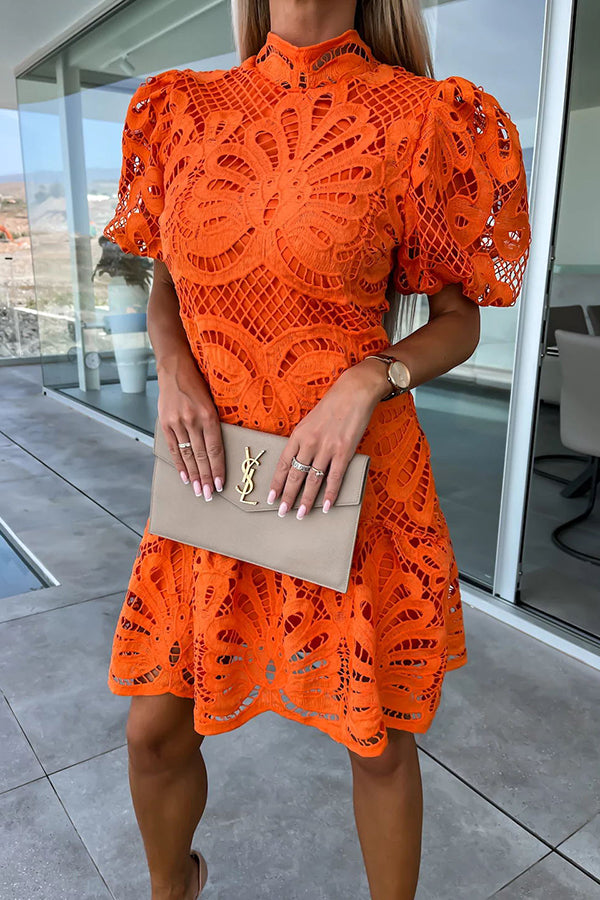 Mini-robe à manches bouffantes en dentelle au crochet, toujours aussi douce