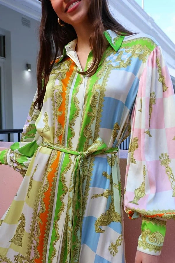 Robe longue en satin Garden Party à imprimé unique, manches ballon, ceinture et chemise