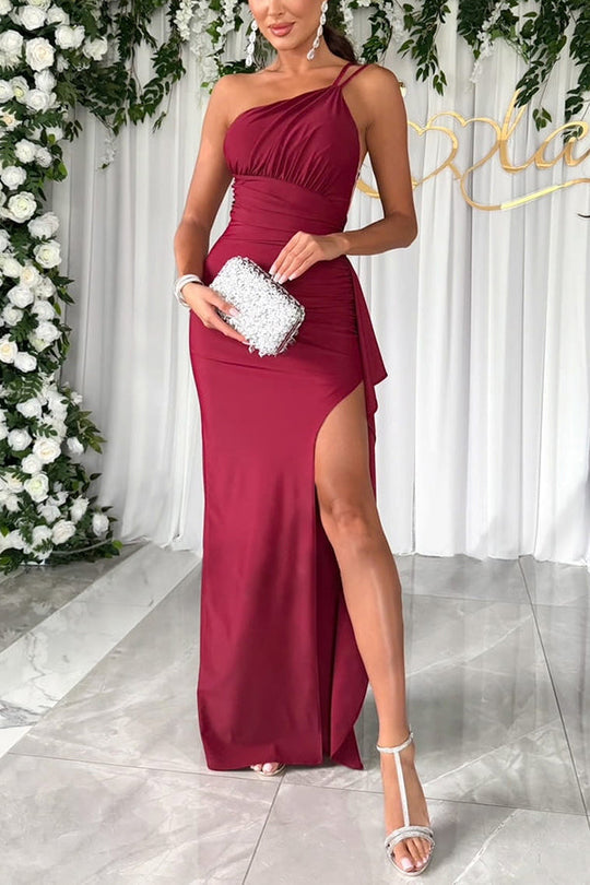 Robe longue fendue à volants et taille froncée à une épaule Party Love 