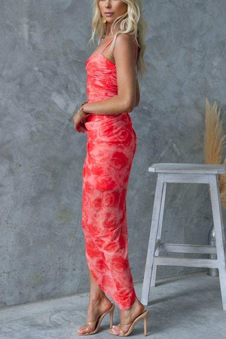 Robe longue extensible en maille à imprimé floral et détails froncés torsadés avec ourlet irrégulier