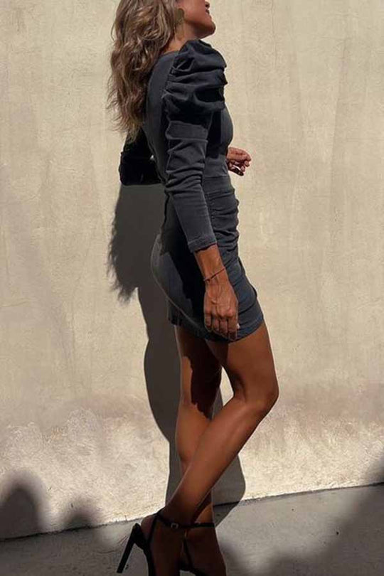 Robe mini-jupe en denim extensible à manches bouffantes et froncée 