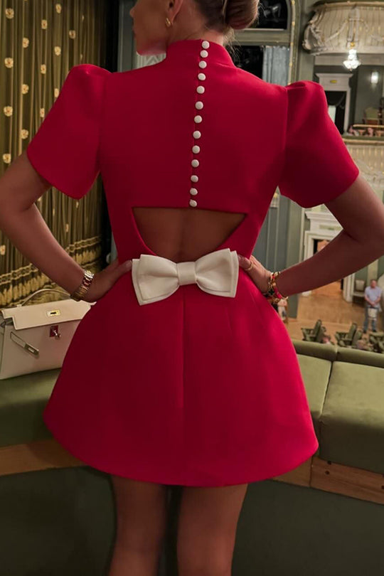 Robe courte fendue à manches courtes et dos nu avec nœud amovible en satin Sweet Moment