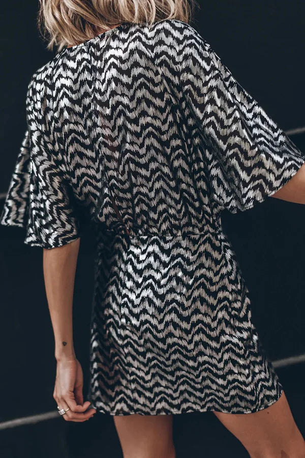 Tout sur les mini-robes de soirée à manches cloche métalliques 
