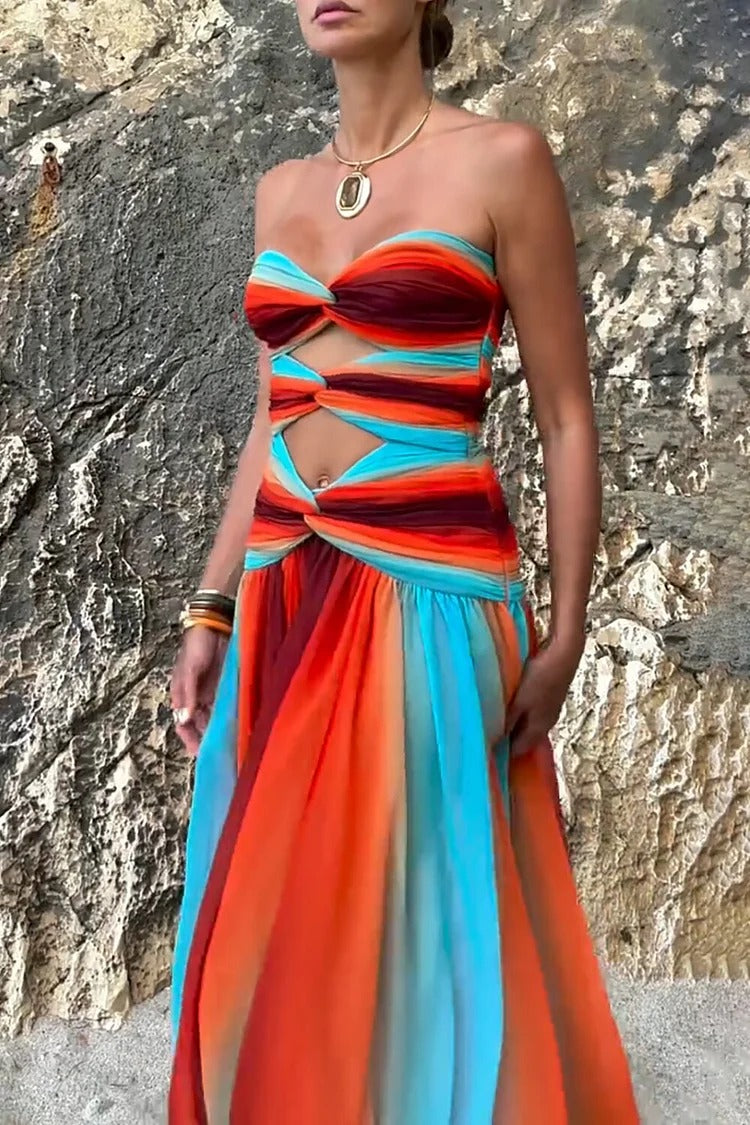 Robe longue de vacances Sardinia Sunset en maille imprimée, à découpes torsadées et épaules dénudées