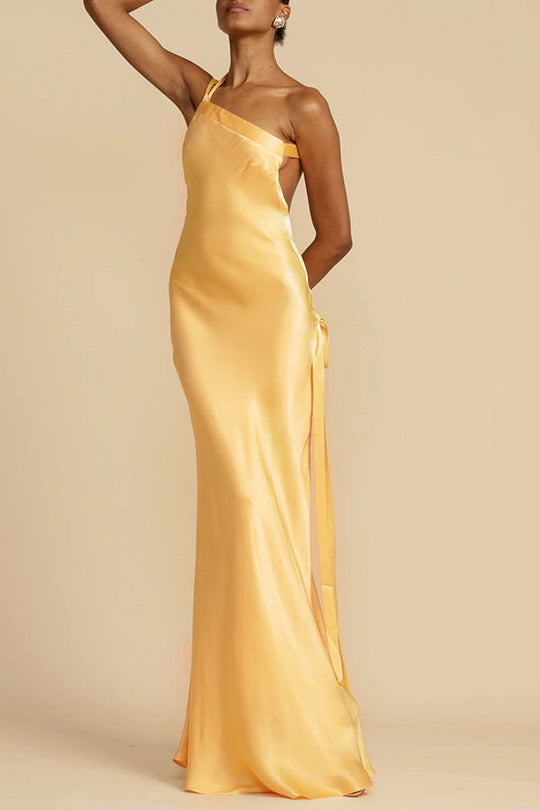Robe longue asymétrique en satin à une épaule et dos nu Moonlit Soiree 