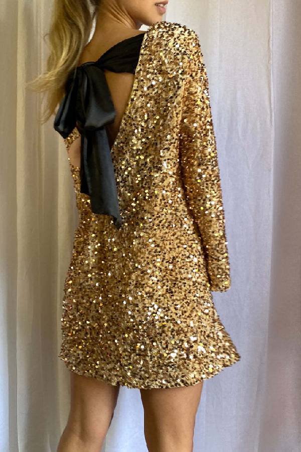 Dance All Night – Lockeres Minikleid mit Pailletten und Schleife am Rücken