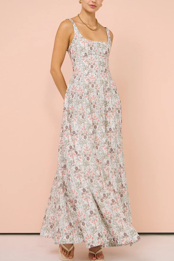 Langes Kleid mit Blumenmuster und Neckholder-Taille und flachem Kragen