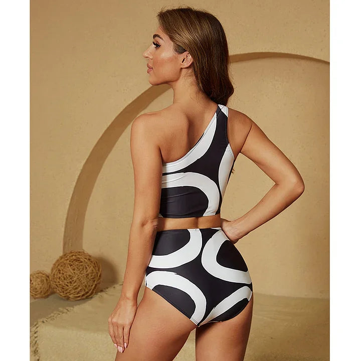 Maillot de bain bikini fendu à imprimé asymétrique et paréo 