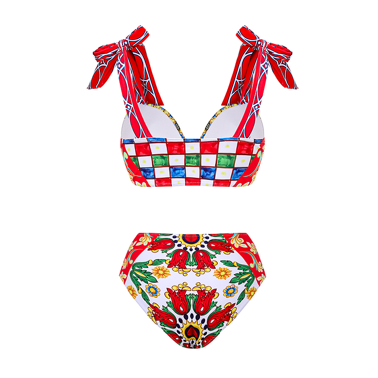Bikini-Badeanzug und Rock mit Paisley-Print und Fliege 