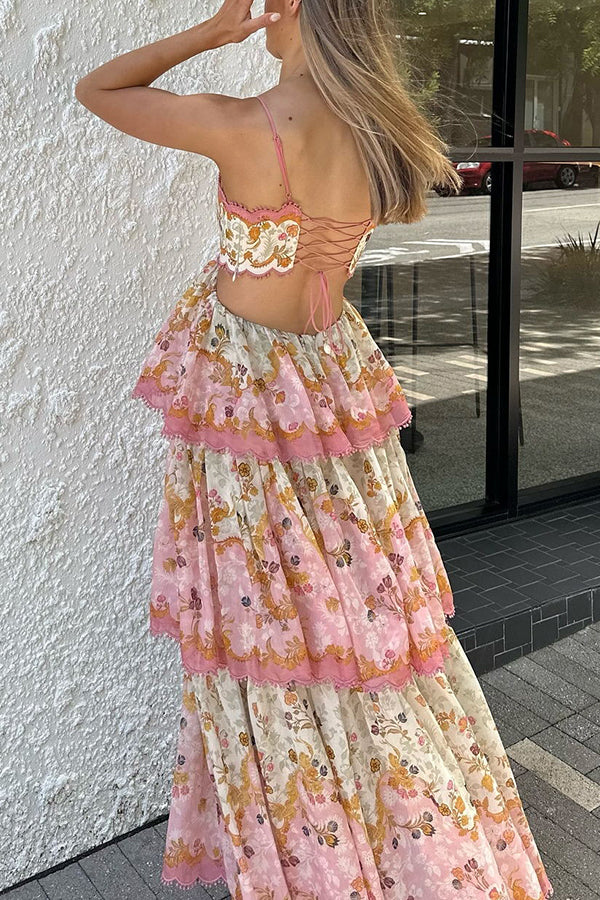 Charming Smile – Maxikleid mit Blumenmuster, gewelltem Spitzenbesatz am Rücken und Bindeband