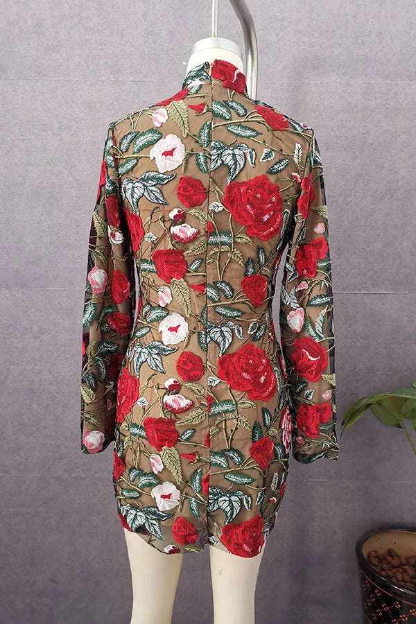 Robe courte à manches longues et appliques florales Rosie Moments 