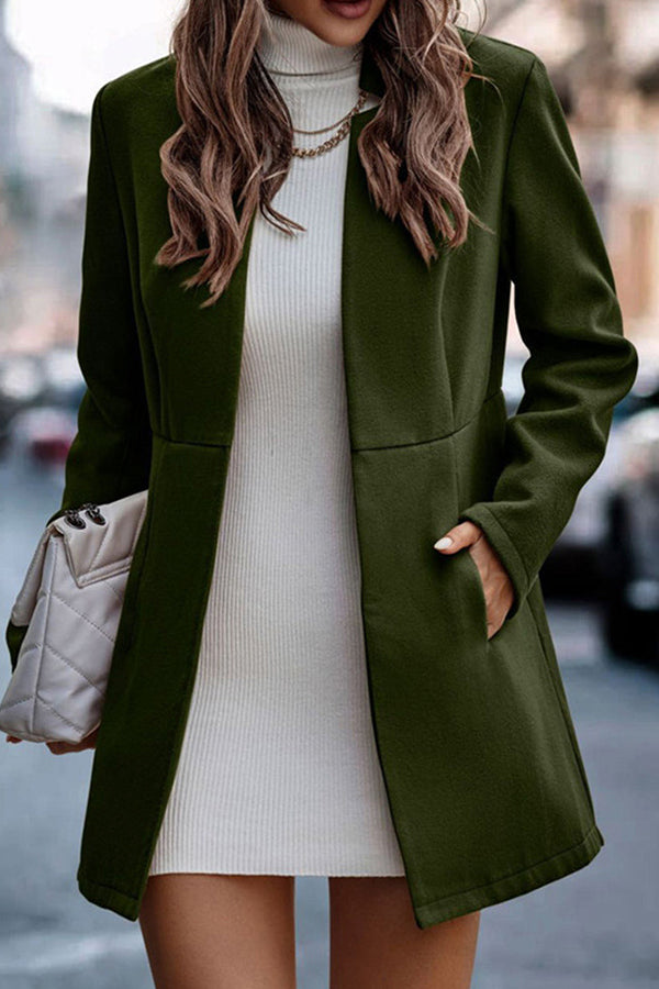 Manteau à manches longues et col montant avec poches et couleur unie