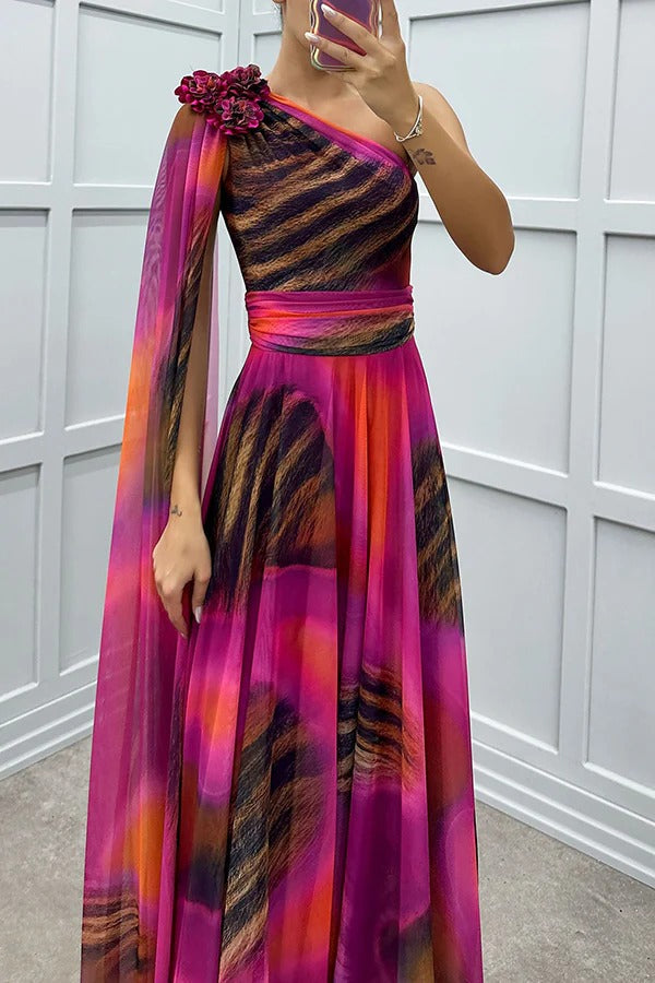 Robe longue à imprimé floral unique Lucia, asymétrique, manches drapées