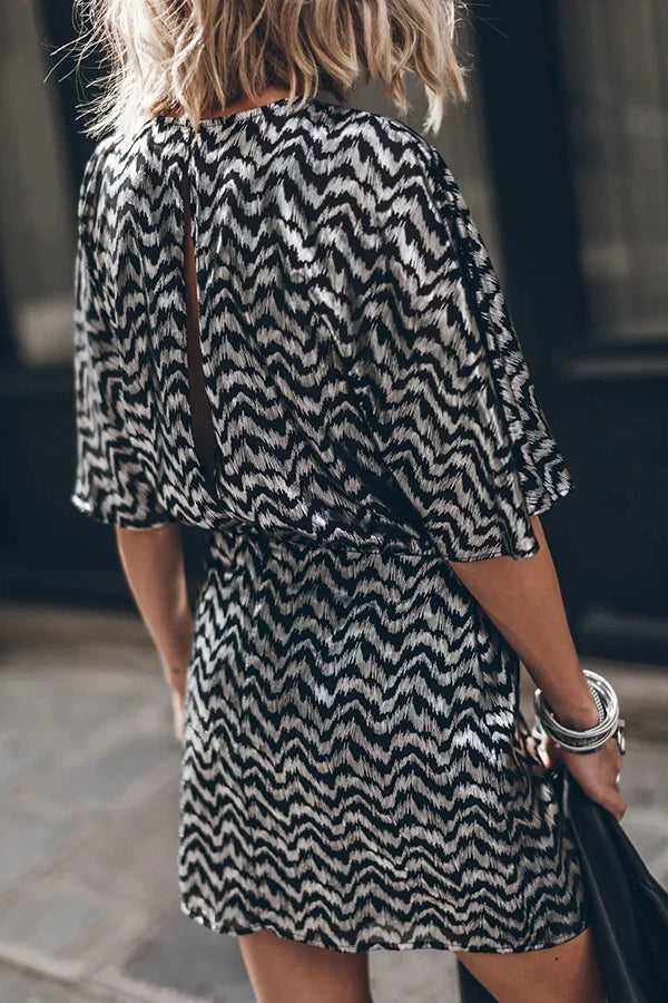 Tout sur les mini-robes de soirée à manches cloche métalliques 