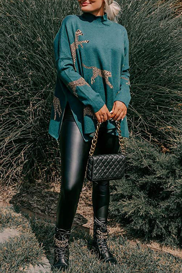 COZY AND KIND – LOCKERES SWEATSHIRT MIT LEOPARDENSCHLITZ