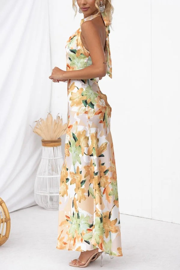 Robe longue dos nu en satin à fleurs Happier Now 