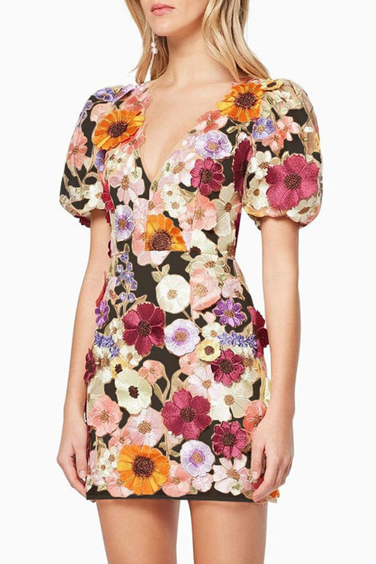 Garden Gala – Minikleid mit bestickten Blumenapplikationen und Puffärmeln