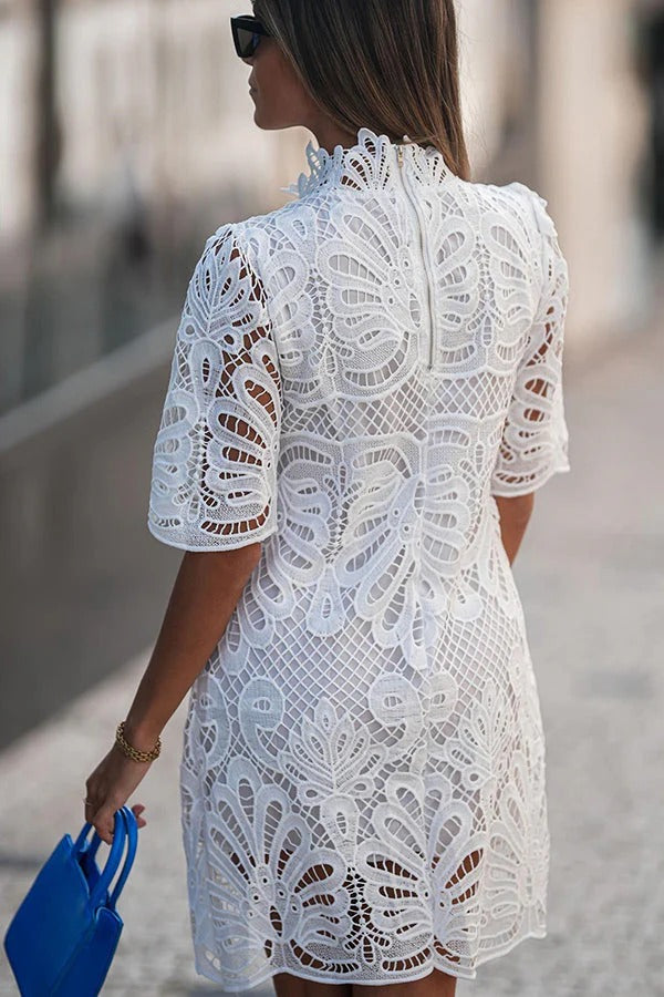 Mini-robe en dentelle au crochet Reason To Smile 