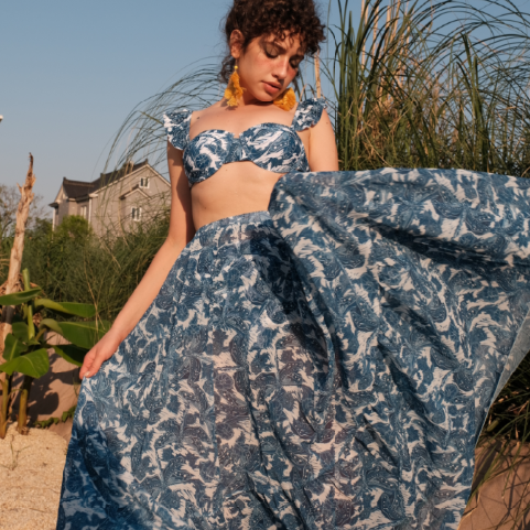Maillot de bain une pièce bleu à volants et jupe imprimés swimgirls 