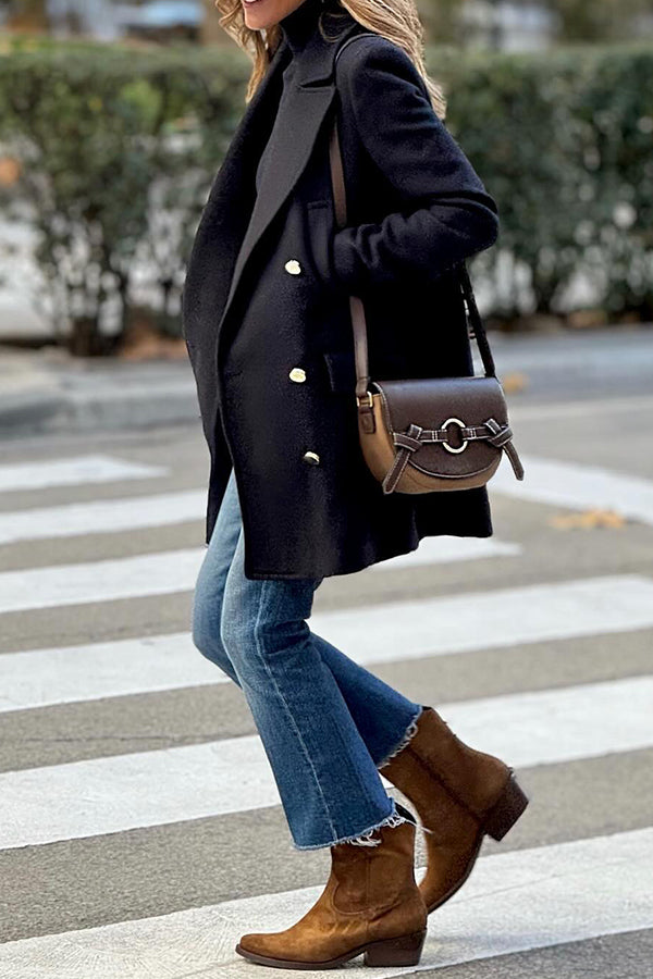 Einfarbiger Blazer mit Knöpfen
