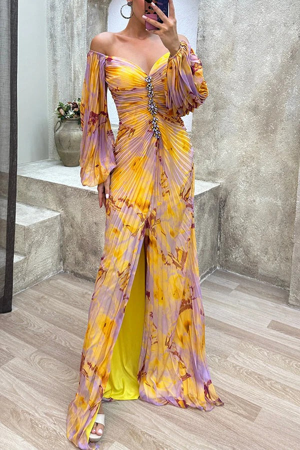 Robe longue fendue plissée à imprimé sérénade Sunset, épaules dénudées et diamants