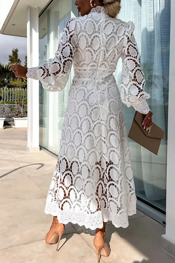Robe mi-longue de soirée romantique, sensuelle et élégante en dentelle au crochet à manches lanternes 