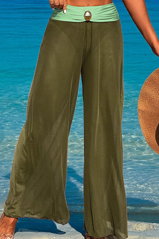 Three-piece swimsuit with button-like decorations on the chest