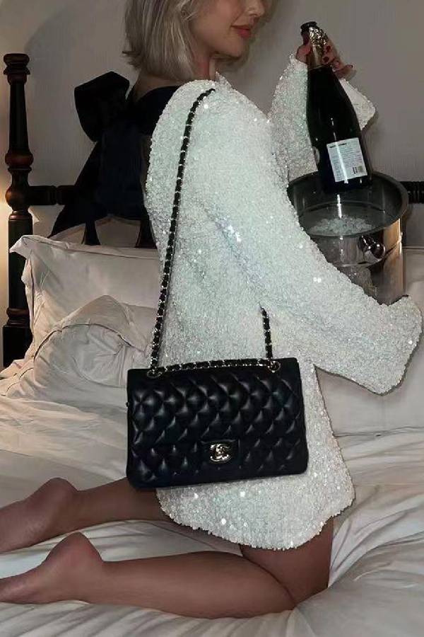 Dance All Night – Lockeres Minikleid mit Pailletten und Schleife am Rücken