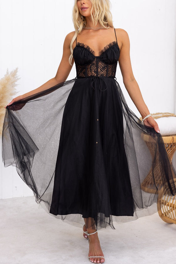 Robe longue de soirée en tulle et dentelle Carrie In Paris