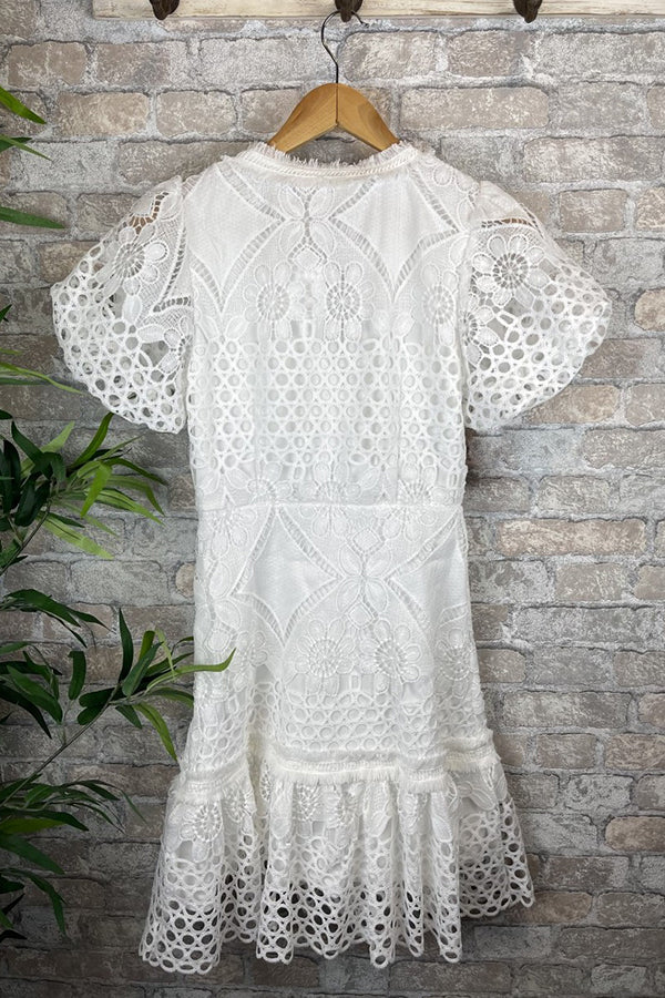 Robe courte boutonnée à manches bouffantes et dentelle au crochet Sweet Valor