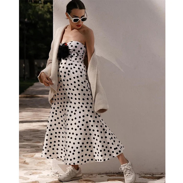 Maillot de bain une pièce à volants et imprimé pois, asymétrique, découpé et jupe 