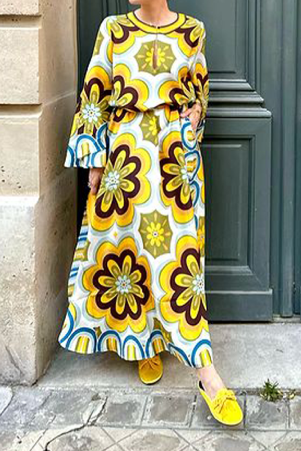 Lässiges Sommerkleid mit Blumenmuster