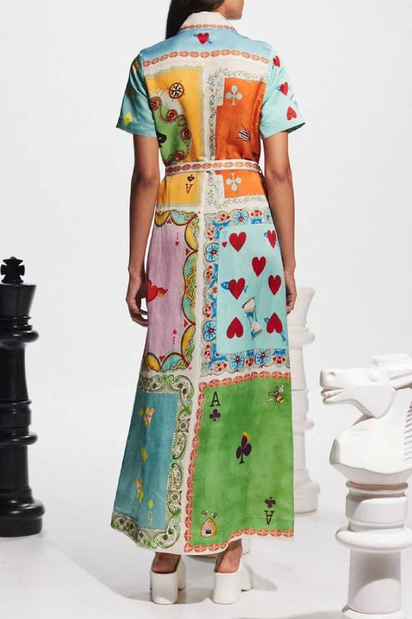 Modisches Hemdkleid mit Revers und Print