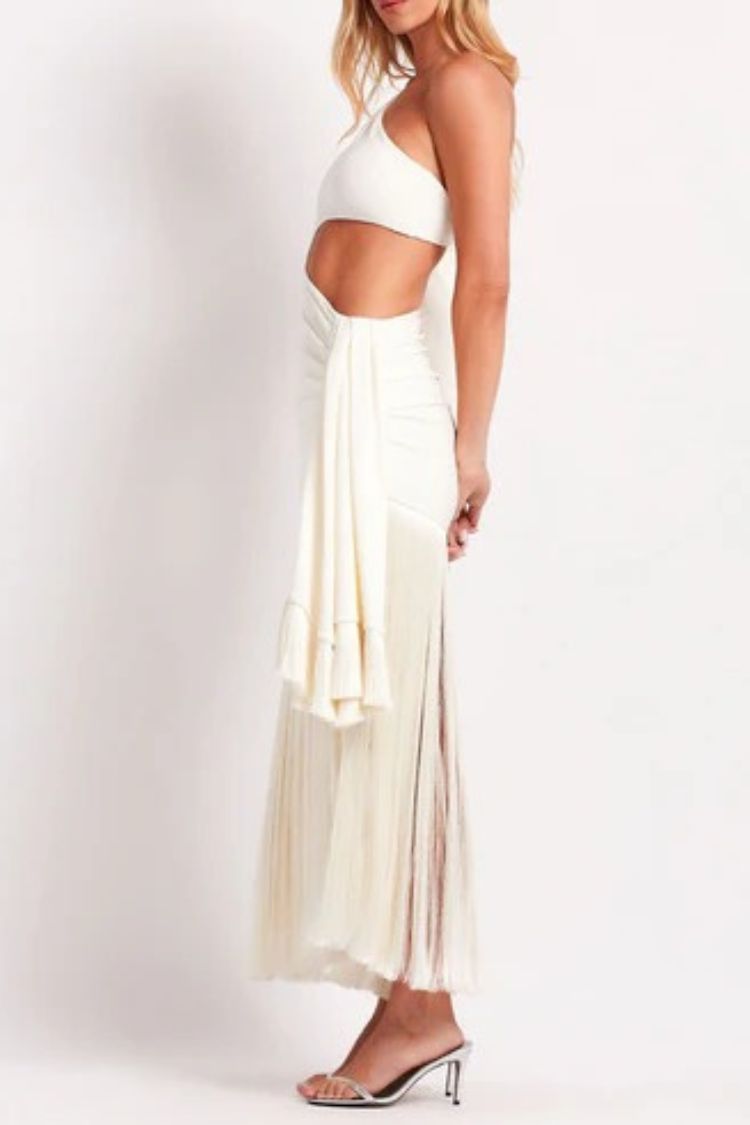 Superbe robe longue extensible à une épaule, à découpes, drapée et à franges